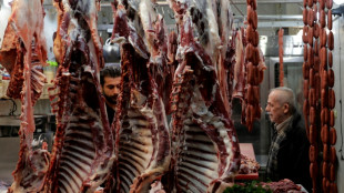 Dans un Liban en crise, la viande rouge ray&eacute;e du menu