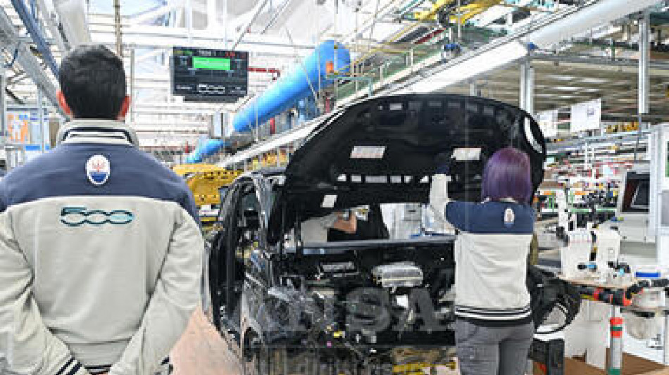 Nuovo stop luned&igrave; per la produzione della 500 a Mirafiori, allarme sindacati
