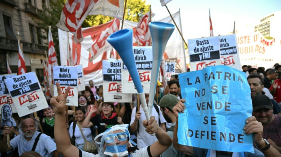 Luz verde a Milei para pr&eacute;stamo del FMI en d&iacute;a de masiva protesta en Argentina