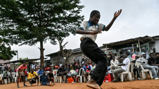 Fast-pace dance takes I.Coast's working-class streets by storm