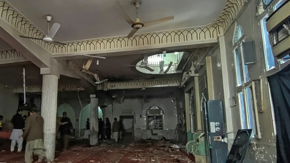 Pakistan: au moins 56 morts dans un attentat contre une mosqu&eacute;e de Peshawar