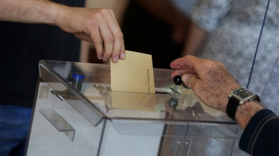 L&eacute;gislatives: la gauche unie et le camp Macron au coude-&agrave;-coude