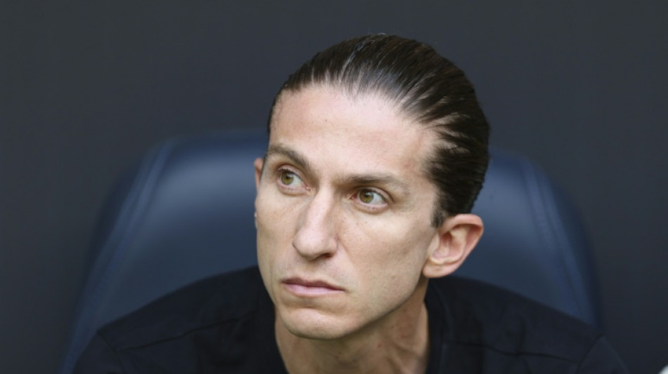 La crisis del Flamengo se lleva por delante a Filipe Lu&iacute;s