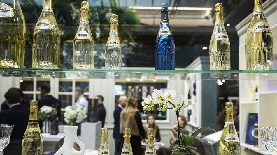 Champagne, vignaioli francesi scelgono di continuare ad abbassare la produzione