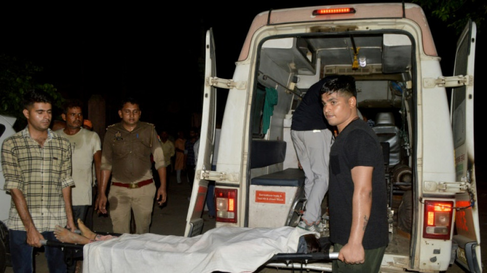 M&aacute;s de 110 muertos durante una estampida en una ceremonia religiosa en India