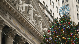 Markets wobble before Christmas holiday weekend
