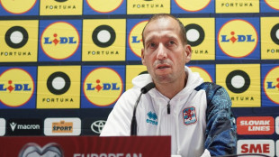 Strasser ärgert sich nach Niederlage