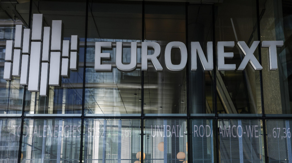 Borsa: Europa debole con le banche, sprint dei microchip, Milano -0,5%