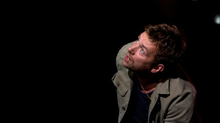 Yoga hilft Blur-Frontmann Damon Albarn besser gegen Lampenfieber als Heroin