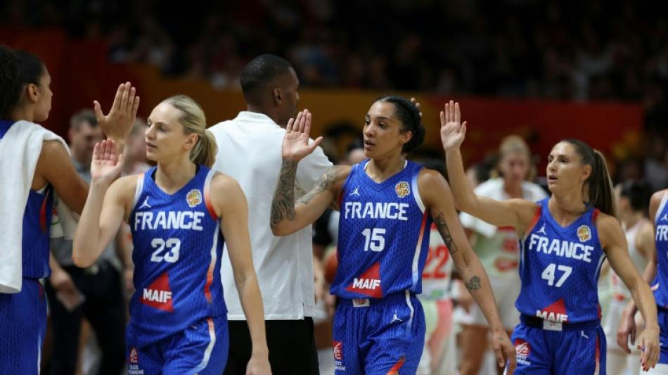 Mondial f&eacute;minin de basket: les Bleues d&eacute;butent en fanfare