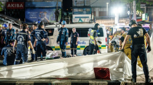 Al menos 27 muertos al incendiarse un bar en Bangkok