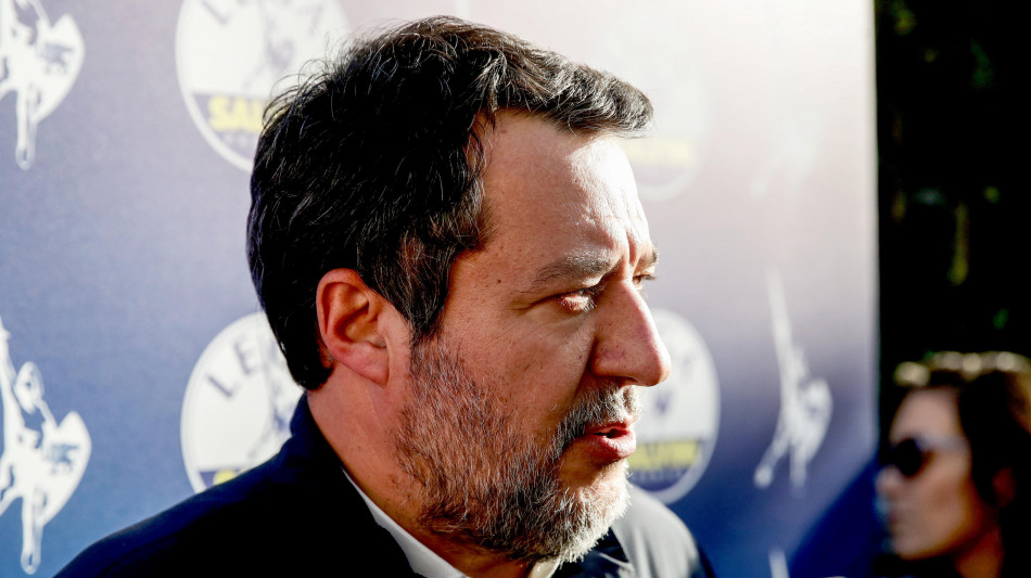 Lega: Salvini si dimette da segretario, passo necessario per ricandidarsi