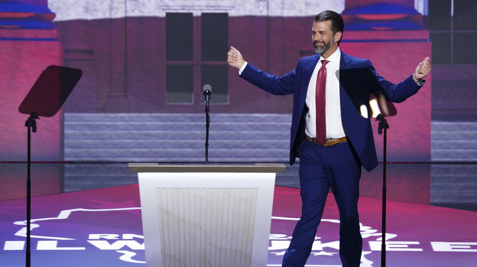 Trump Jr, 'Ucraina? Americani stanchi di firmare assegni'