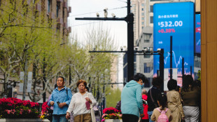 Borsa: Asia positiva con i tecnologici, a Hong Kong pesa Hsbc dopo i conti