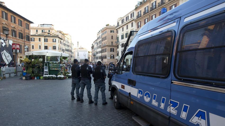 Scontri sull'A1 fra tifosi del Napoli e della Lazio