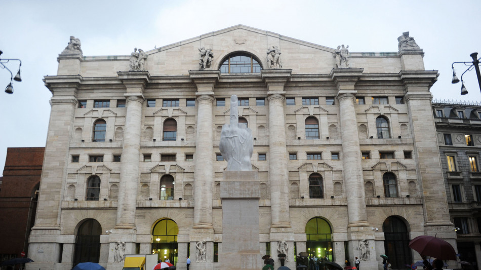 Borsa: Milano sale (+0,45%), sprint si Banco Bpm e Unicredit, cede Mps