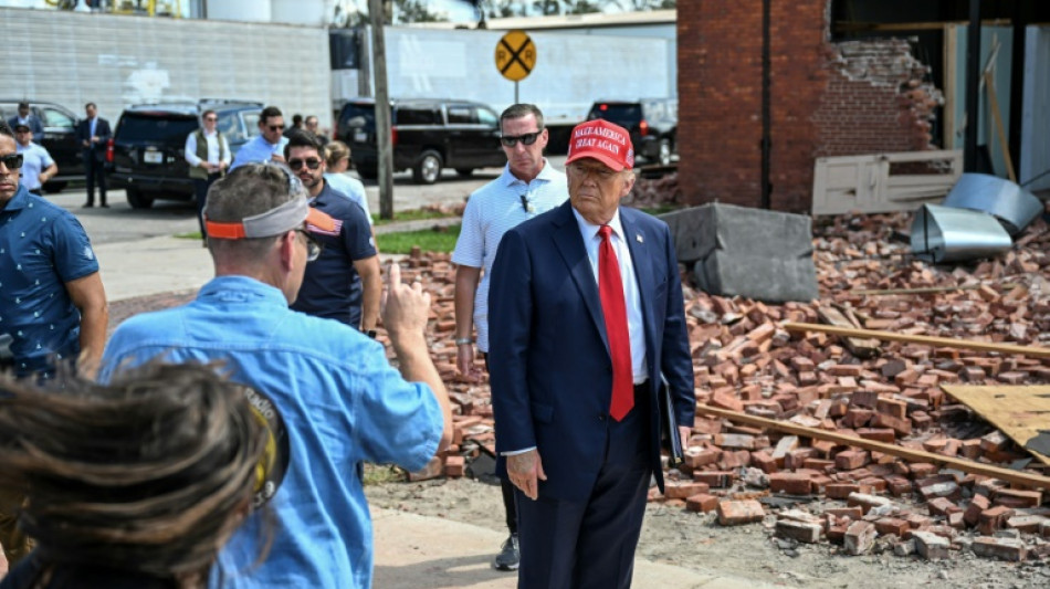 Avec au moins 130 morts aux Etats-Unis, l'ouragan H&eacute;l&egrave;ne prend un tour politique