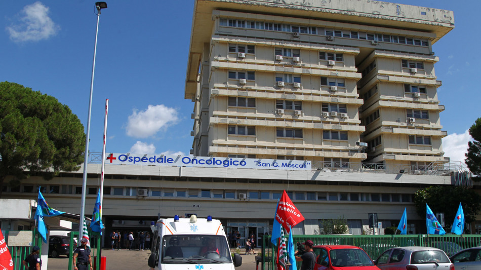 Tre infermiere aggredite da un paziente in ospedale a Taranto