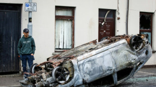 Craintes d'une troisième nuit d'émeutes en Irlande du Nord, malgré les appels au calme