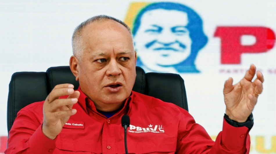 Venezuela colocou armas 'nas mãos do povo' diante de ameaças dos EUA, diz ministro