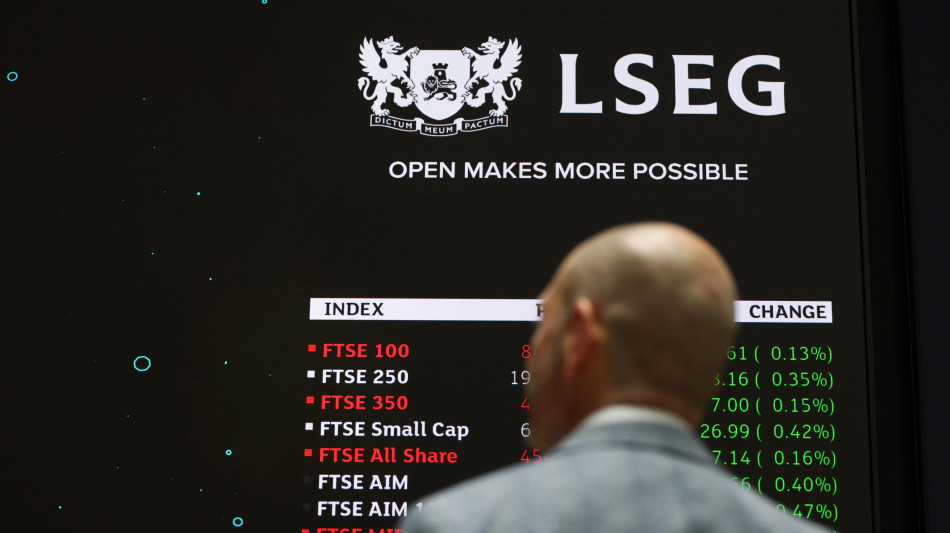 Borsa: Europa contrastata in chiusura, Parigi +0,9%, Londra -0,16%