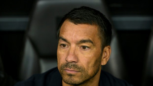 Feyenoord anuncia Van Bronckhorst como novo t&eacute;cnico