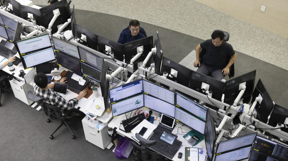 Borsa: l'Asia chiude in rialzo, torna il clima positivo dopo la Fed
