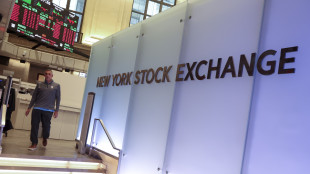 Wall Street apre debole, Dj +0,27%, Nasdaq -0,03%