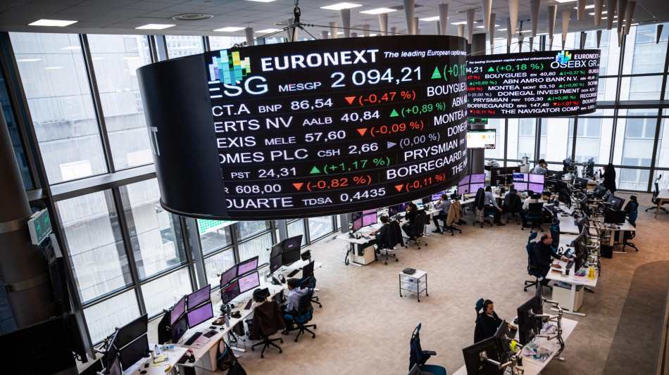 Borsa: l'Europa positiva con il petrolio in calo, attesa per trimestrali