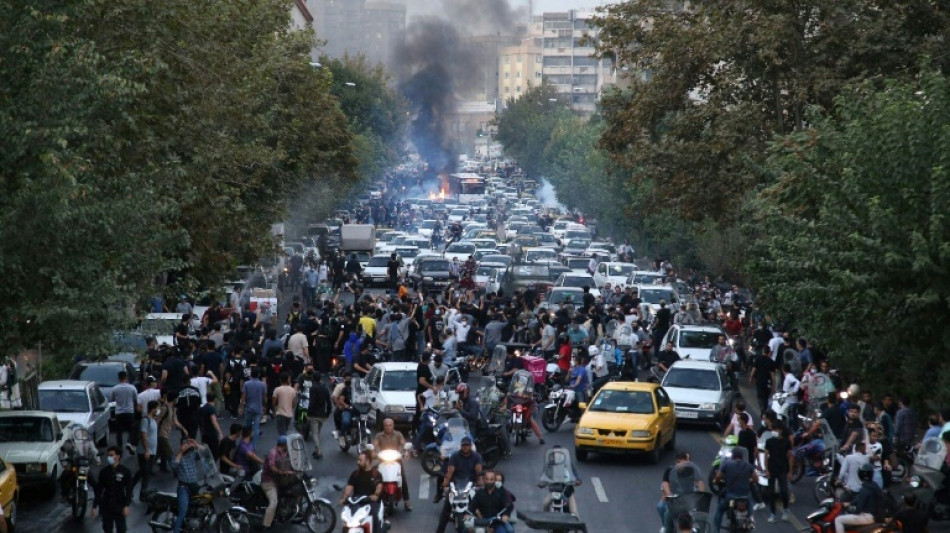 Iran: l'acc&egrave;s aux r&eacute;seaux sociaux bloqu&eacute;, au moins 17 morts lors des protestations