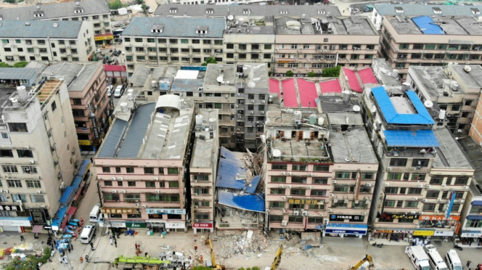 Un superviviente hallado tres d&iacute;as despu&eacute;s del derrumbe de un inmueble en China