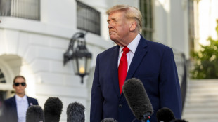 Trump, 'condividiamo intelligence con l'Ucraina, lavoriamo per fine guerra'