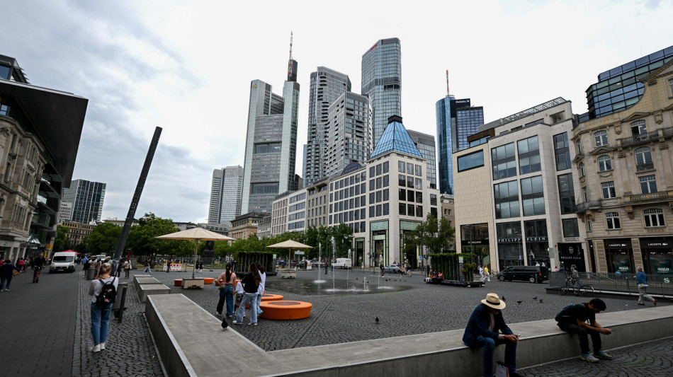 Borsa: Europa fiacca nel finale, New York debole, Milano -0,1%