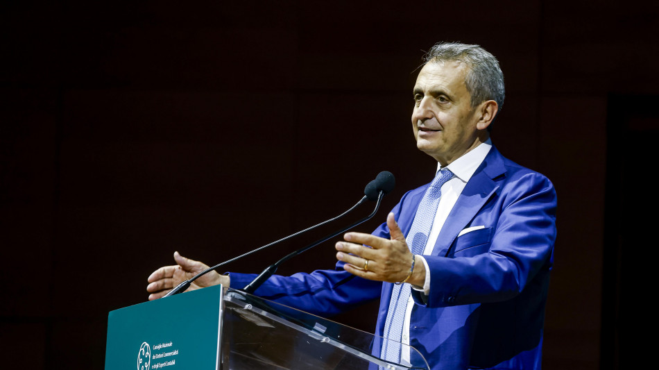 Carbone, scoperti in 86.000, del tutto sconosciuti al fisco