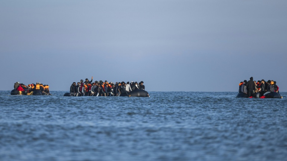 Face &agrave; l'extr&ecirc;me-droite, Londres annonce une vaste r&eacute;forme pour dissuader les migrants