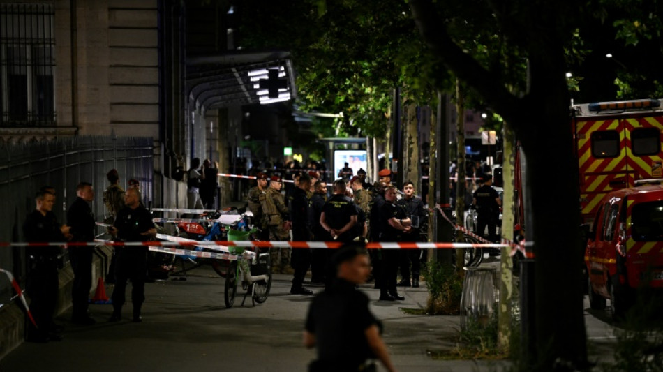 Un militar franc&eacute;s herido con arma blanca en Par&iacute;s, el atacante detenido