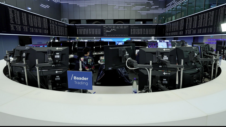 Borsa: l'Europa chiude fiacca, si guarda agli investimenti per l'Ia