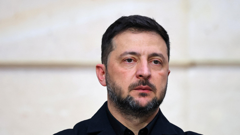 Zelensky, nove morti in un attacco ad ovest