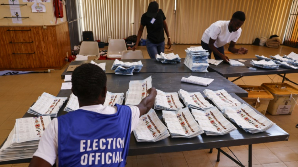 Namibie: le vote encore &eacute;tendu par le pouvoir, tensions avec l'opposition