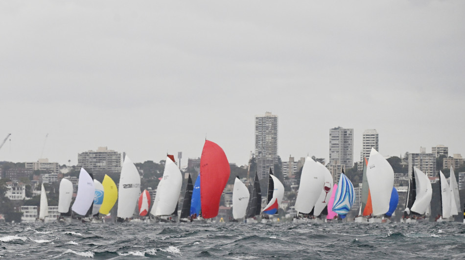 Vela: partita la Sydney-Hobart, con un omaggio alle vittime di Bondi Beach