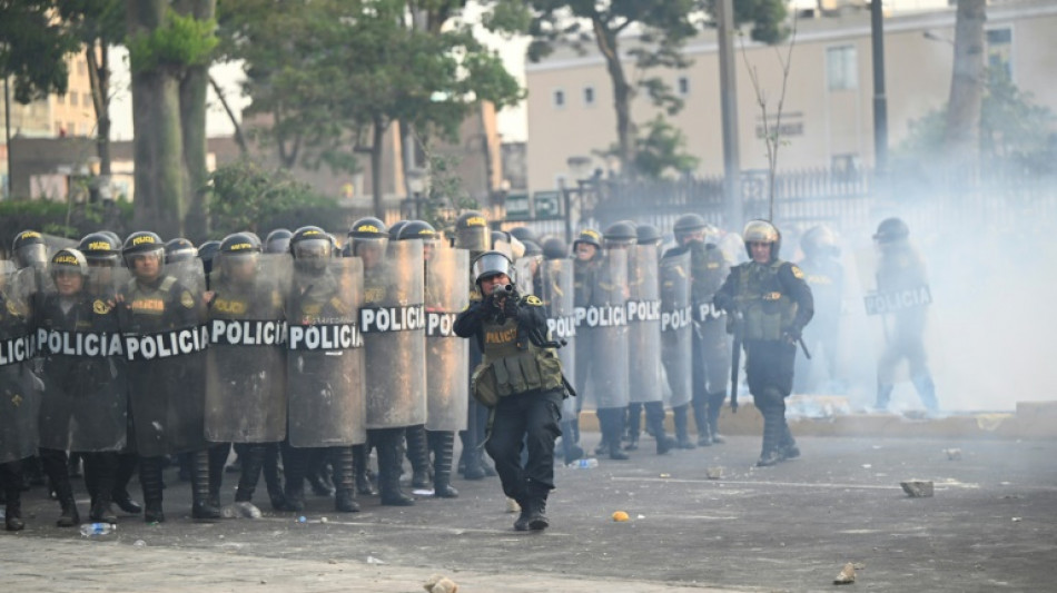 P&eacute;rou : des milliers de manifestants &agrave; Lima, heurts au centre ville