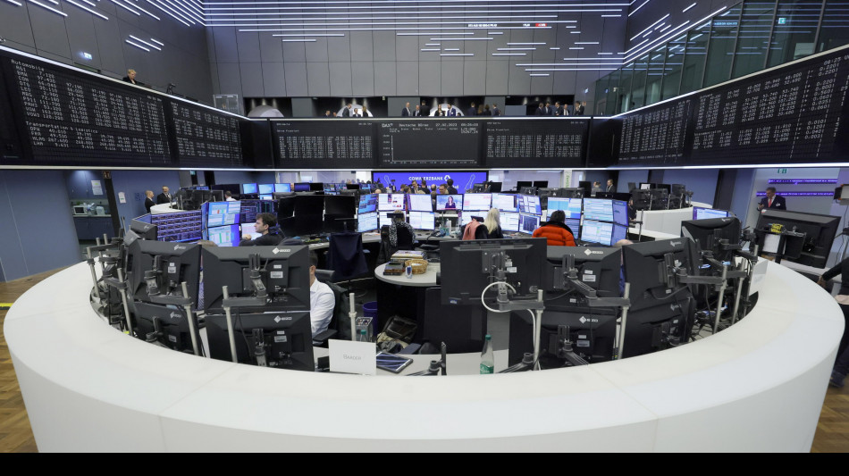 Borsa: l'Europa sale, Francoforte +1,8% e Parigi +0,39%