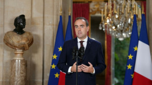 Cern&eacute; par les crises, Lecornu cible la col&egrave;re sociale et temporise sur les lyc&eacute;ens