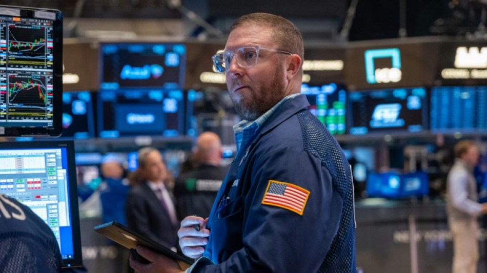 Wall Street volatile en d&eacute;but de s&eacute;ance, les taux obligataires continuent &agrave; grimper