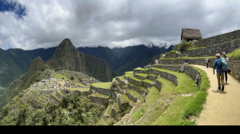 Moradores suspendem bloqueios para Machu Picchu ap&oacute;s acordo sobre transporte