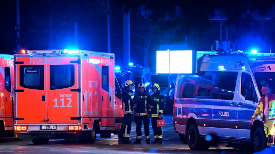 Fahrzeug rast nahe CSD in Menschenmenge - Mindestens ein Toter