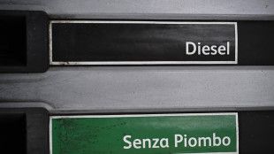 Prezzo del petrolio in rialzo, Wti scambiato a 102,89 dollari