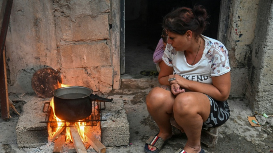 Largas filas para cargar gasolina en Cuba, que acusa a Trump de "asfixiar" su econom&iacute;a