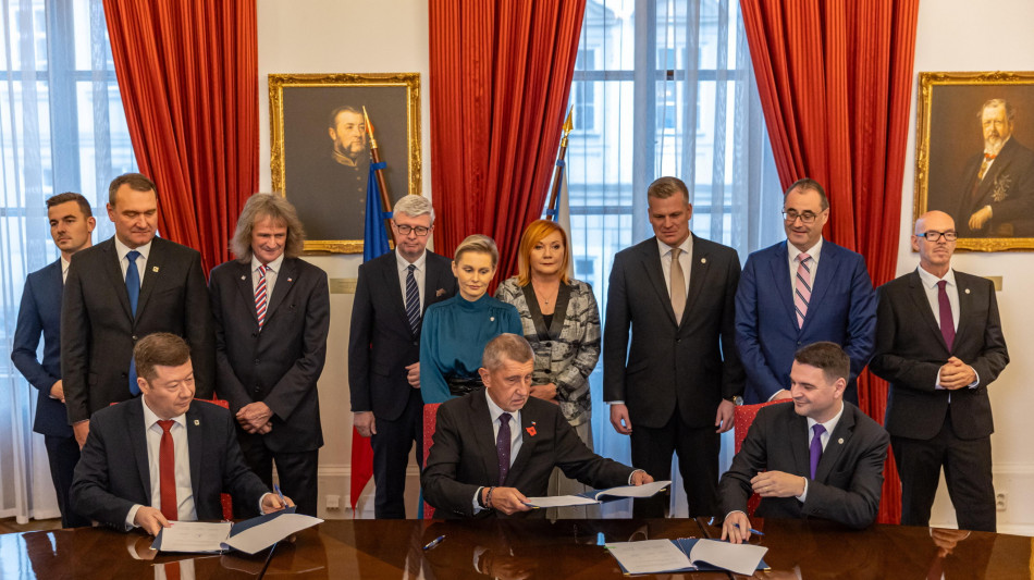 Accordo di coalizione a Praga, sar&agrave; governo di destra e anti-Ue