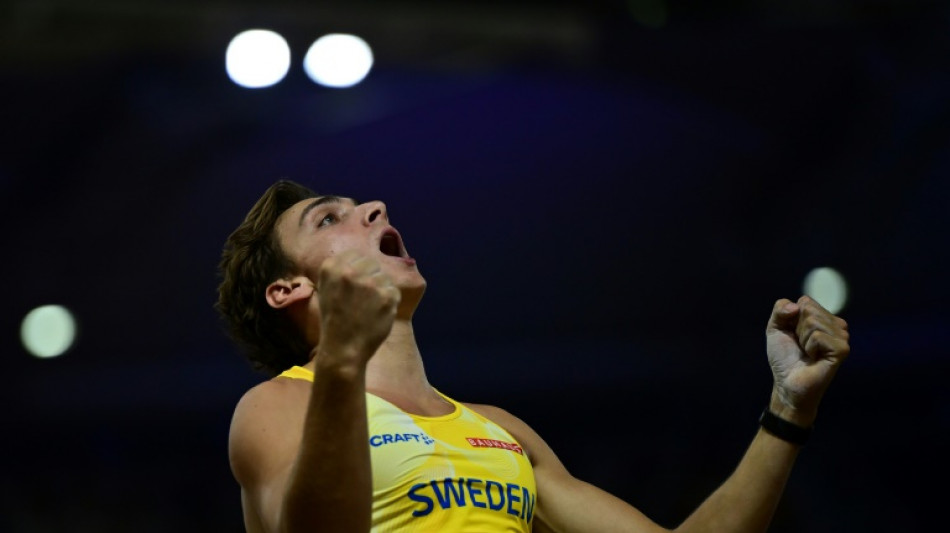 Masterful Duplantis retains world pole vault title